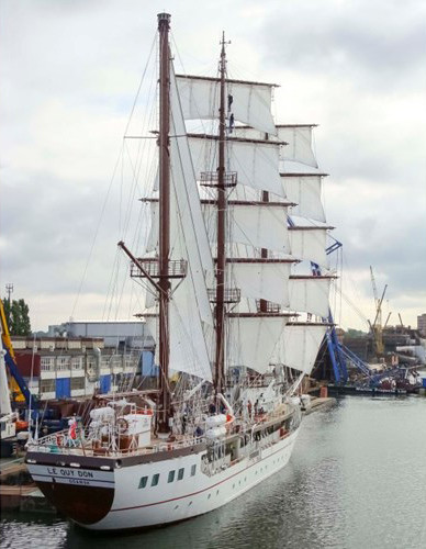 Cận cảnh tàu buồm huấn luyện hiện đại của Việt Nam ảnh 2