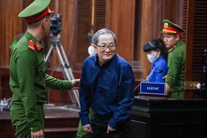 Bị cáo Nguyễn Minh Quân, cựu Giám đốc Bệnh viện TP Thủ Đức tại phiên tòa vào tháng 12/2023. Bị cáo Nguyễn Minh Quân, cựu Giám đốc Bệnh viện TP Thủ Đức tại phiên tòa vào tháng 12/2023.