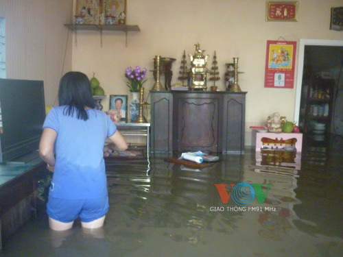 Nhiều đồ đạc trong nhà không kịp di chuyển ra ngoài do nước tràn vào quá nhanh