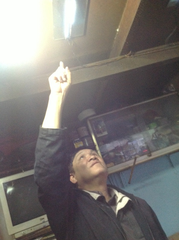 Ánh sáng phát ra từ đèn “ba trong một”