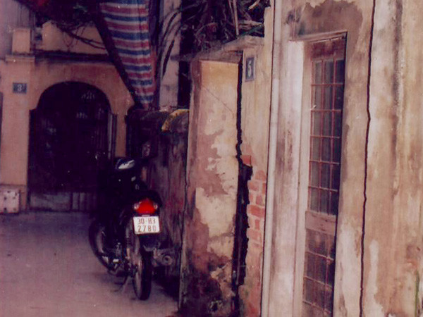 Căn nhà cụ Lê Thị Dêu có lối đi trên con hểm 66 từ nhiều năm