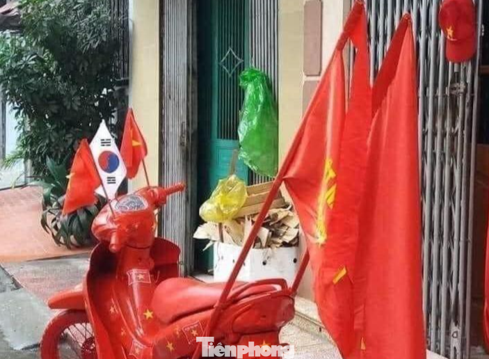 Nhuộm đỏ xe máy cổ vũ cho U23 Việt Nam