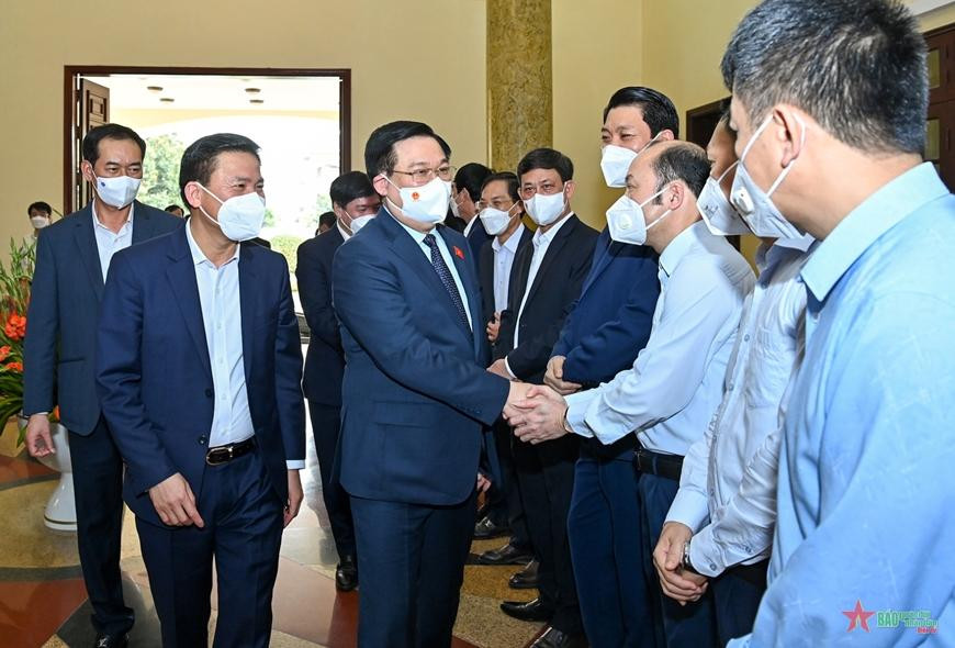 Chủ tịch Quốc hội Vương Đình Huệ tới làm việc với Ban Thường vụ Tỉnh ủy Thanh Hóa. - Ảnh: QĐND Chủ tịch Quốc hội Vương Đình Huệ tới làm việc với Ban Thường vụ Tỉnh ủy Thanh Hóa. - Ảnh: QĐND