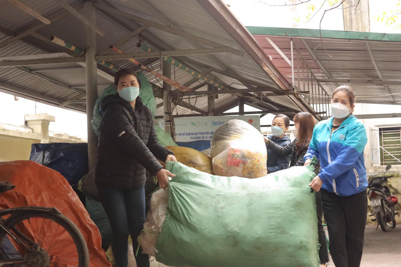 Sở TNMT chủ trì thực hiện thí điểm mô hình phân loại rác thải, tuyên truyền vận động người dân hạn chế sử dụng túi ni lông