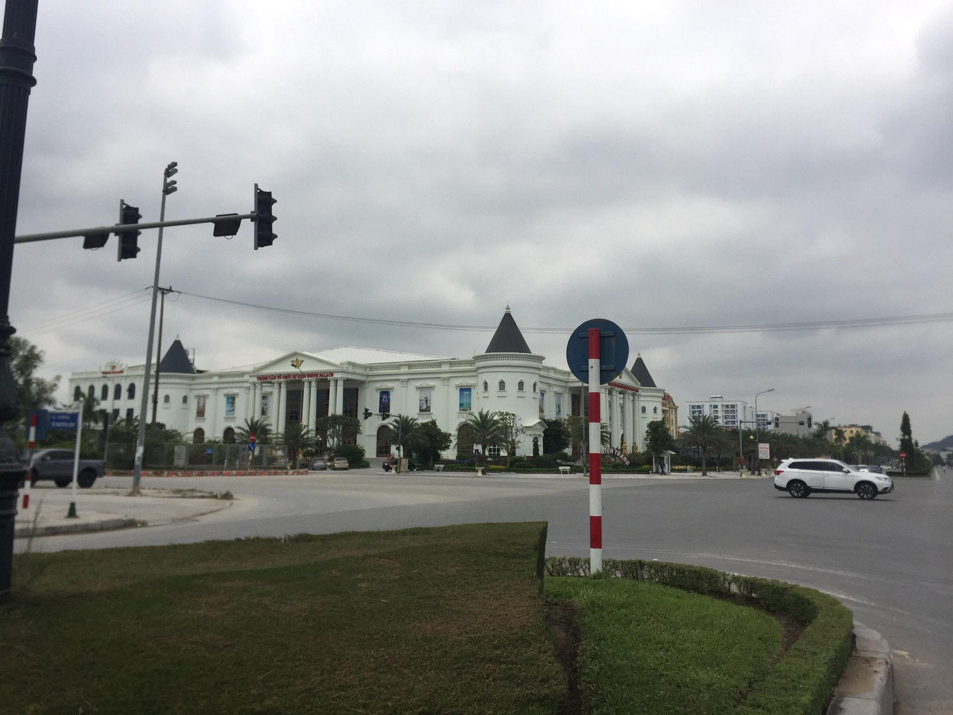 Dự án Tổ hợp khách sạn, thương mại Tự lập Plaza. Chủ đầu tư là Tổng Công ty Đầu tư Hà Thanh- Công ty cổ phần.