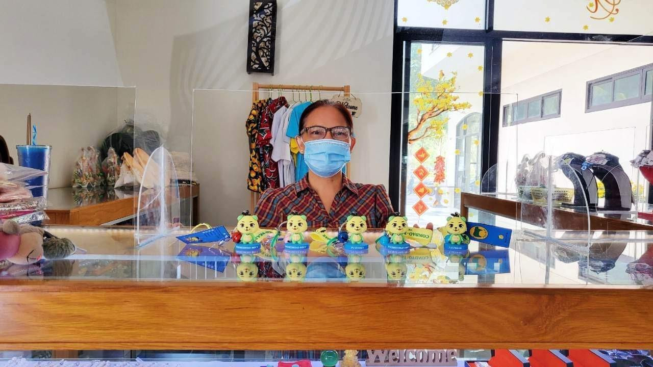 Quầy bán gấu Pulo tại Côn Đảo Quầy bán gấu Pulo tại Côn Đảo