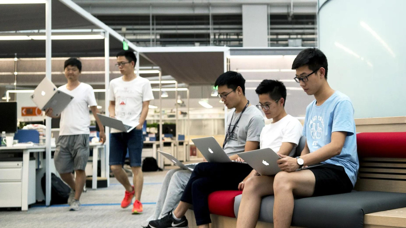Nghề IT thu hút giới trẻ Trung Quốc với mức lương trong mơ, cơ hội làm việc lý tưởng. Ảnh: Wired.