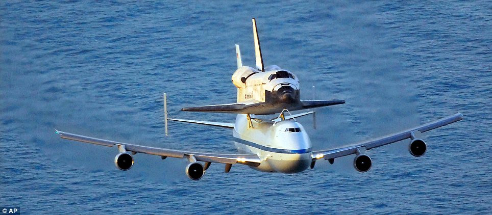 Chuyến bay đi qua nhiều khu vực