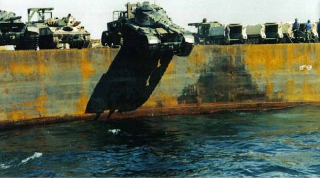 Khi dải đá ngầm nhân tạo hình thành, các loài động vật biển sẽ có một nơi trú ẩn và sinh sản an toàn và lâu dài. Ngoài ra, đây cũng là một cách hay để tận dụng những thiết bị quân sự cũ 