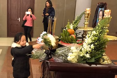 Xúc động các bạn nhỏ tới viếng Hải An - cô bé có trái tim nhân hậu ảnh 2