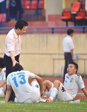 Bầu Hiển luôn phủ nhận thông tin là ông chủ của CLB Hà Nội T&T và SHB Đà Nẵng ở V.League cũng như CLB Hà Nội ở hạng Nhất. Ảnh: VSI
