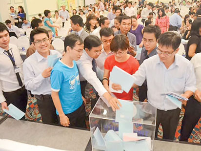 Các cổ đông tham dự ĐHCĐ thường niên 2013 Vinamilk