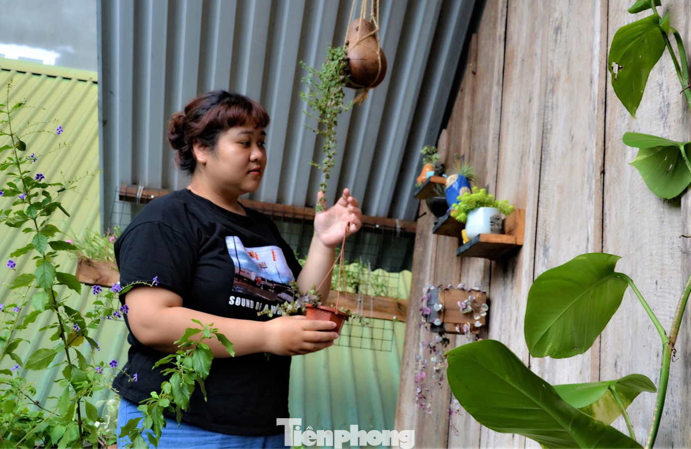 Việc làm đặc biệt ý nghĩa của con gái cố NSND Y Moan ở buôn làng ảnh 5