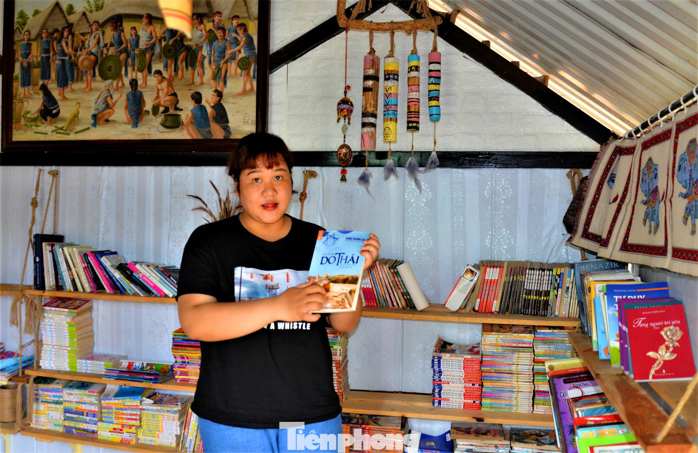 Việc làm đặc biệt ý nghĩa của con gái cố NSND Y Moan ở buôn làng ảnh 3