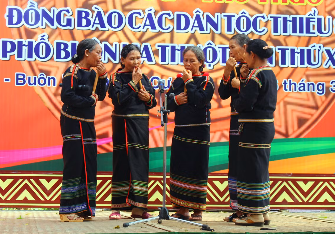 Tây Nguyên: Hấp dẫn lễ hội dưới tán rừng xanh biếc ảnh 10