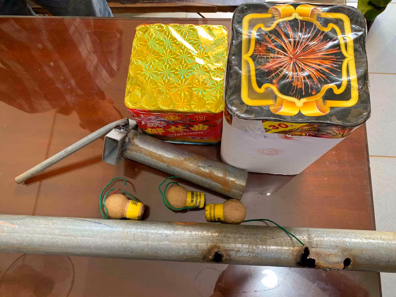 Pháo hoa nổ cạnh trụ sở công an: Lập hồ sơ xử lý 5 đối tượng ảnh 1
