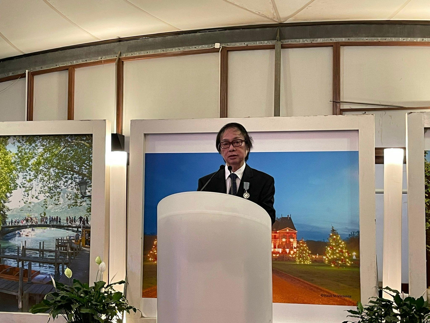 Đạo diễn Đặng Nhật Minh phát biểu tại lễ nhận Huân chương.