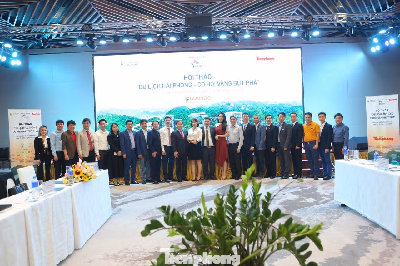 Nhiều đại biểu đóng góp ý kiến cho ngành du lịch Hải Phòng. Nhiều đại biểu đóng góp ý kiến cho ngành du lịch Hải Phòng.
