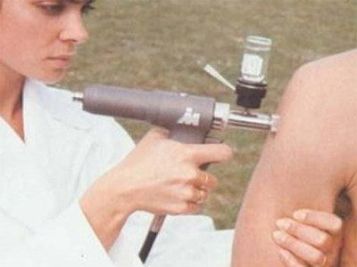 Thuốc tiêm tránh thai cho đàn ông được quảng cáo tốt hơn cả bao cao su và có tỉ lệ thành công tương tự như thuốc ngừa thai dành cho phụ nữ. Ảnh: Blogspot.com.. Thuốc tiêm tránh thai cho đàn ông được quảng cáo tốt hơn cả bao cao su và có tỉ lệ thành công tương tự như thuốc ngừa thai dành cho phụ nữ. Ảnh: Blogspot.com.