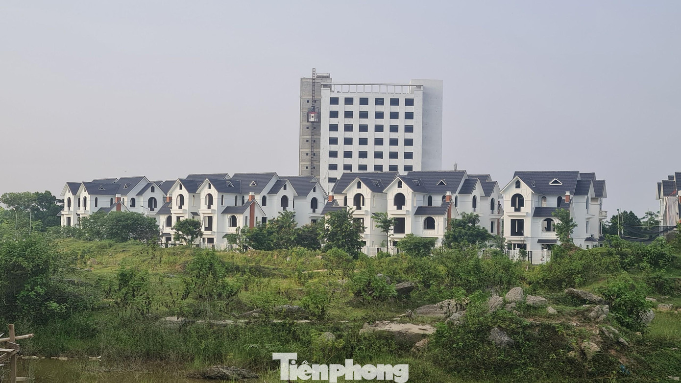 Thuế bất động sản thấp là nguyên nhân chính dẫn tới tệ nạn đầu cơ nhà đất, tích trữ tiền tiết kiệm vào nhà đất. Thuế bất động sản thấp là nguyên nhân chính dẫn tới tệ nạn đầu cơ nhà đất, tích trữ tiền tiết kiệm vào nhà đất.