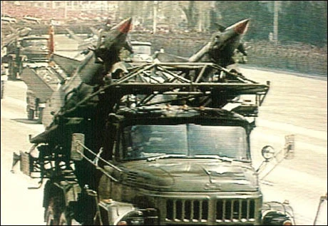 Xe mang phóng tên lửa đất đối không tầm ngắn SA-3