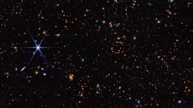 Hình ảnh trường sâu từ JWST nhìn lại vũ trụ sơ khai (Ảnh: NASA, ESA, CSA, STScI, Brant Robertson (UC Santa Cruz), Ben Johnson (CfA), Sandro Tacchella (Cambridge), Phill Cargile (CfA)) Hình ảnh trường sâu từ JWST nhìn lại vũ trụ sơ khai (Ảnh: NASA, ESA, CSA, STScI, Brant Robertson (UC Santa Cruz), Ben Johnson (CfA), Sandro Tacchella (Cambridge), Phill Cargile (CfA))