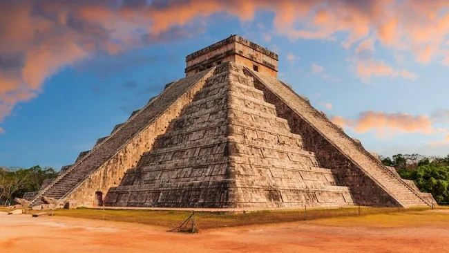 El Castillo là một kim tự tháp ở Chichén Itzá với 91 bậc ở bốn cạnh. (Ảnh: Sorin Colac qua Alamy)