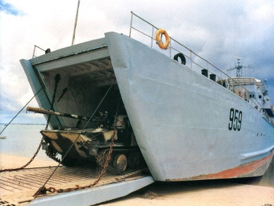 Tầu đổ bộ chiến thuật hạng nặng Type -079-I