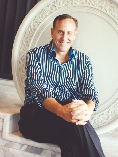 KTS Bill Bensley tại Intercontinental Sun Peninsular Resort Ảnh: mai anh