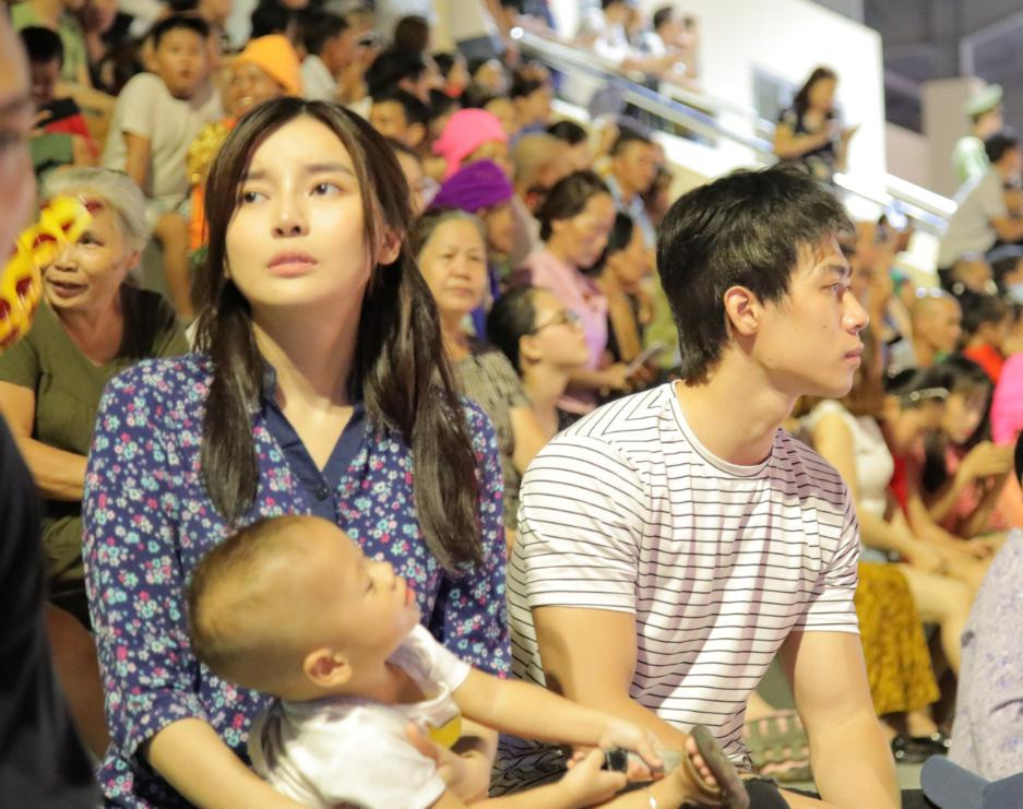 Bức ảnh hé lộ cái kết của Hạ Lam. Bức ảnh hé lộ cái kết của Hạ Lam.