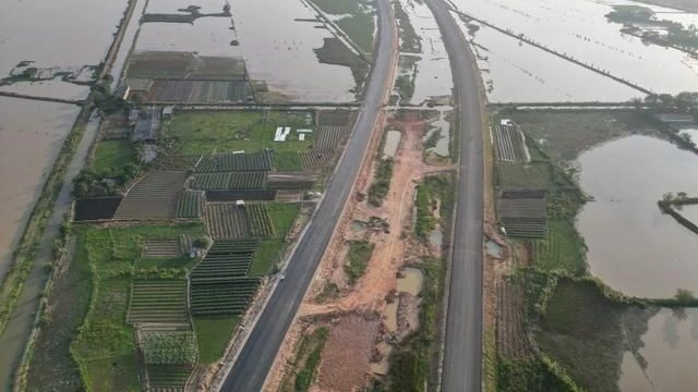 Đường song hành Vành đai 4 - Vùng Thủ đô dự kiến hoàn thành cuối năm 2025. Đường song hành Vành đai 4 - Vùng Thủ đô dự kiến hoàn thành cuối năm 2025.