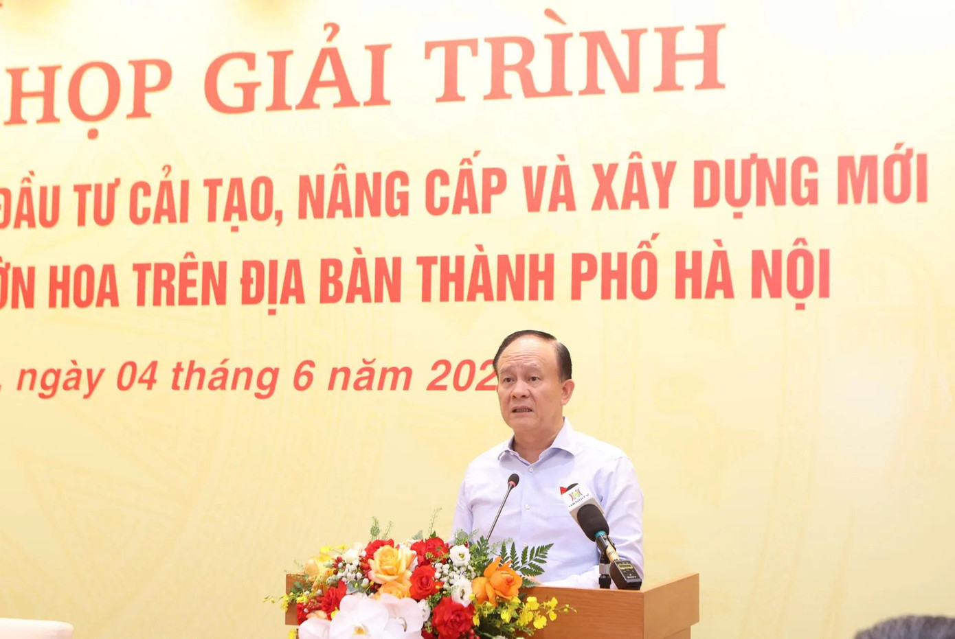 Chủ tịch HĐND thành phố Hà Nội Nguyễn Ngọc Tuấn phát biểu tại phiên giải trình. Chủ tịch HĐND thành phố Hà Nội Nguyễn Ngọc Tuấn phát biểu tại phiên giải trình.