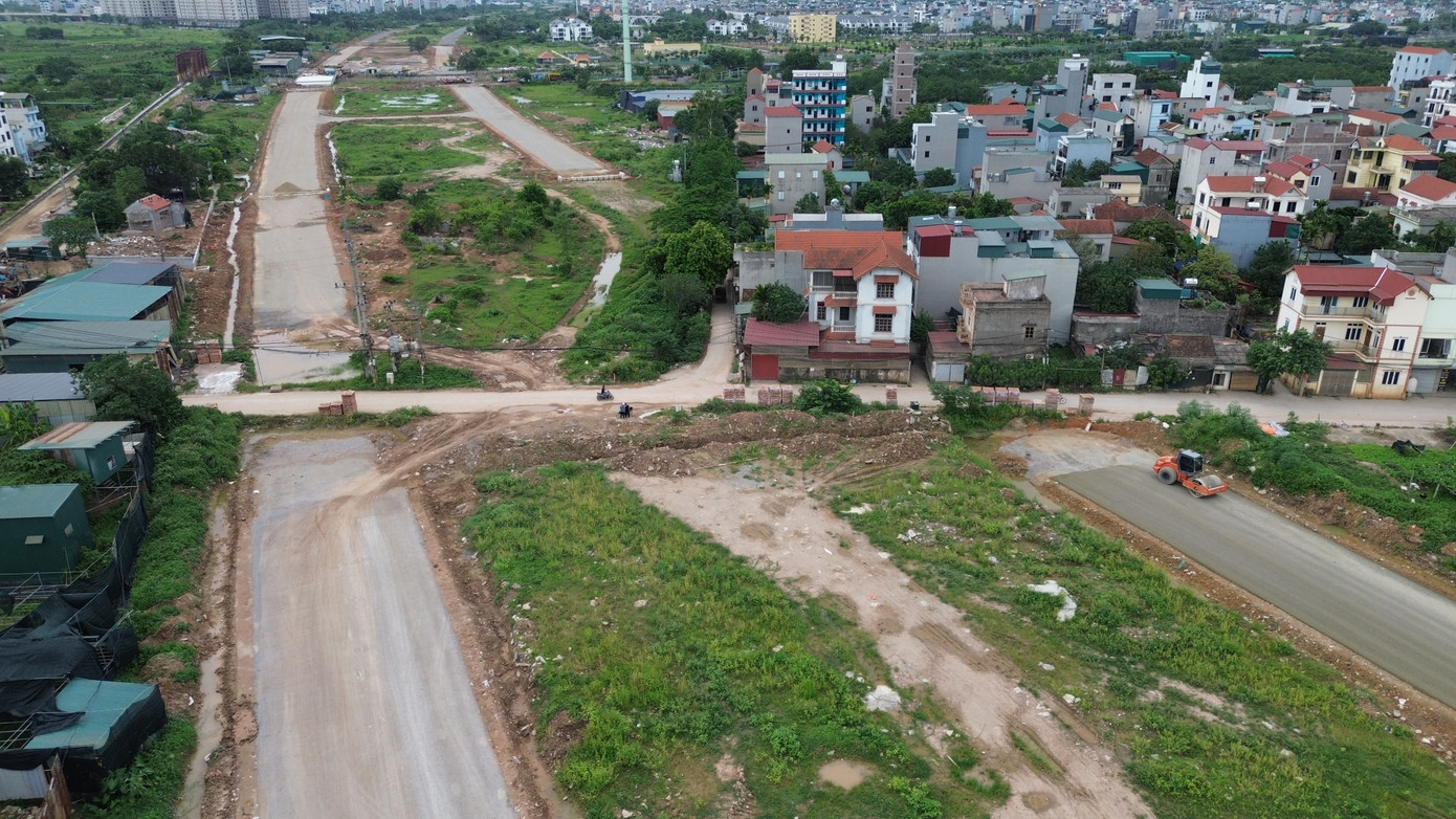 Khu vực tại xã Đông La (nay là xã An Khánh) chưa được giải phóng mặt bằng thực hiện dự án Đường Vành đai 4- Vùng Thủ đô Khu vực tại xã Đông La (nay là xã An Khánh) chưa được giải phóng mặt bằng thực hiện dự án Đường Vành đai 4- Vùng Thủ đô