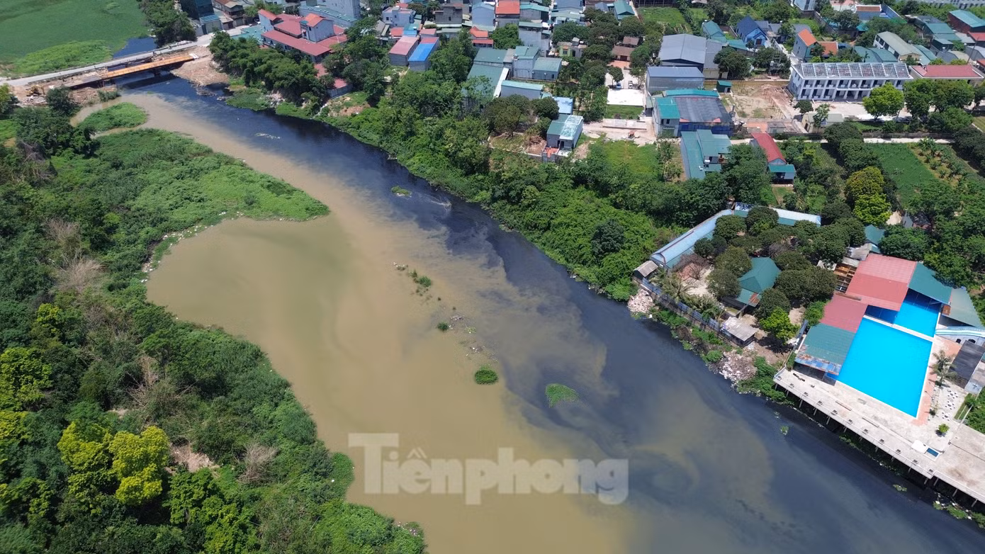 Sông Đáy đoạn qua địa bàn xã Cộng Hòa (huyện Quốc Oai) và xã Vân Côn (huyện Hoài Đức)