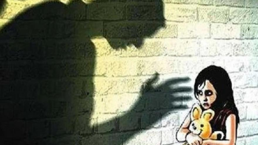 Trẻ em dù là trai hay gái, ở bất kỳ độ tuổi nào cũng có thể trở thành nạn nhân của xâm hại tình dục. Trẻ em dù là trai hay gái, ở bất kỳ độ tuổi nào cũng có thể trở thành nạn nhân của xâm hại tình dục.