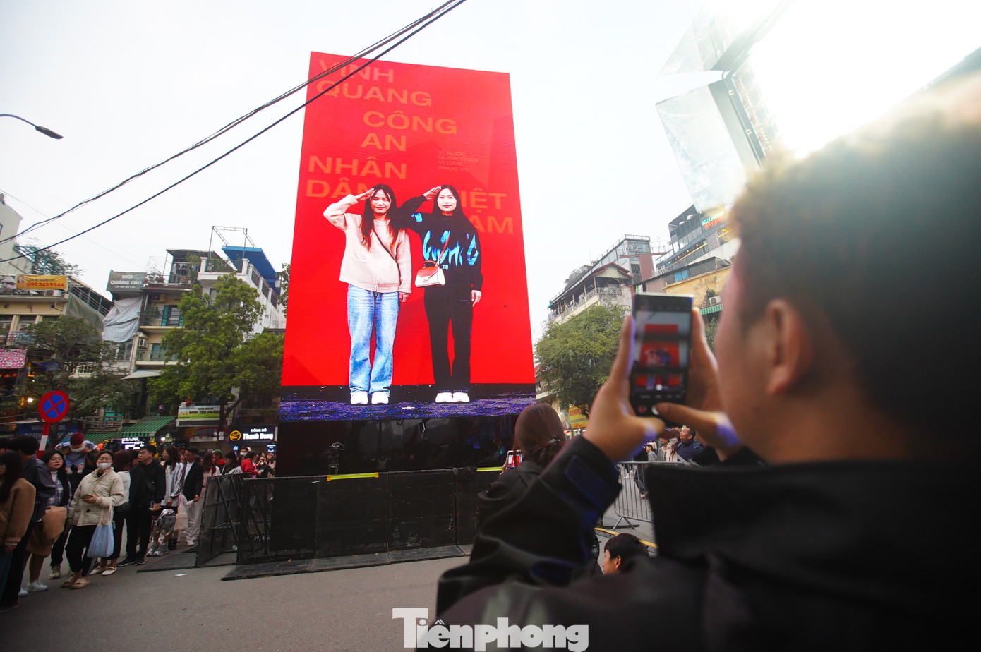 Cách check-in mới lạ, độc đáo khiến nhiều người thích thú.