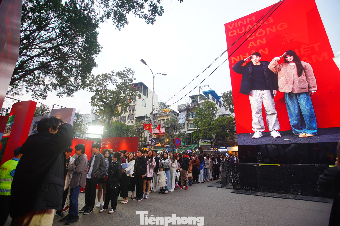 Cách check-in mới lạ, độc đáo khiến nhiều người thích thú.