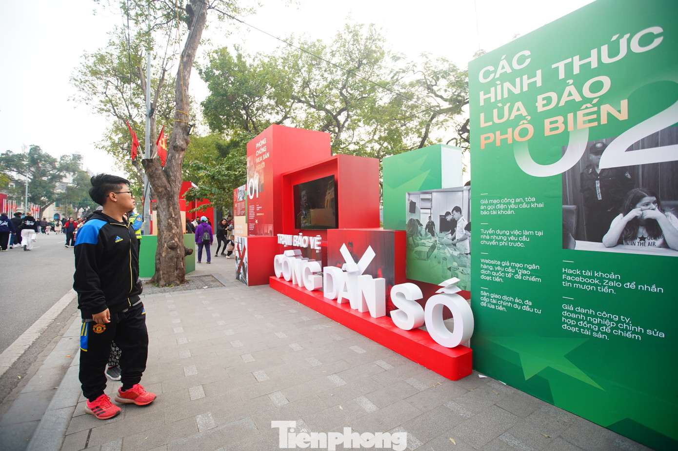 Các hình thức lừa đảo được đề cập đến tại triển lãm.