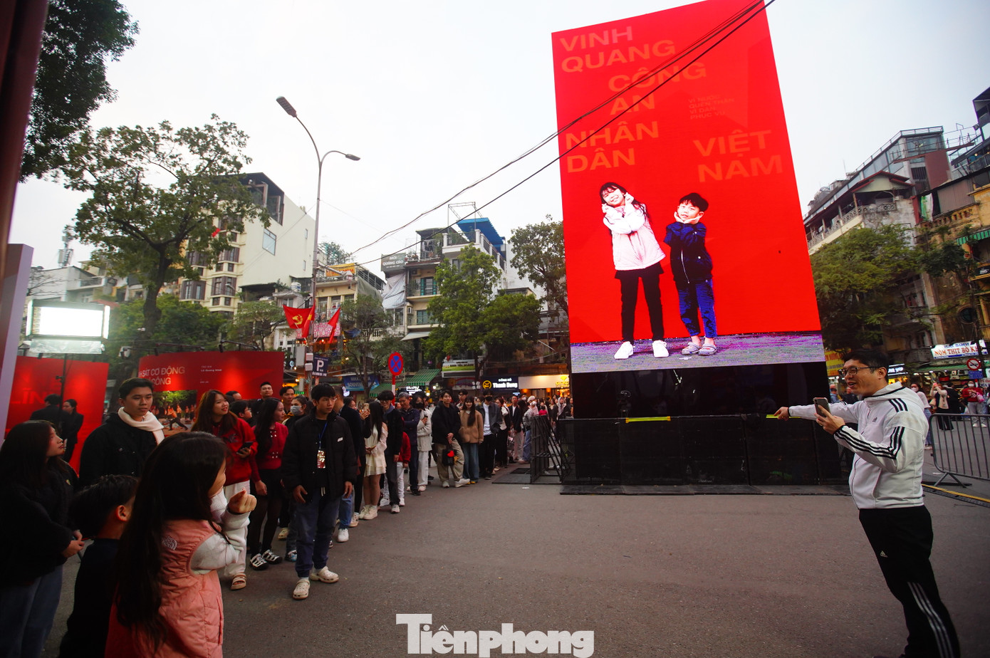 Cách check-in mới lạ, độc đáo khiến nhiều người thích thú.