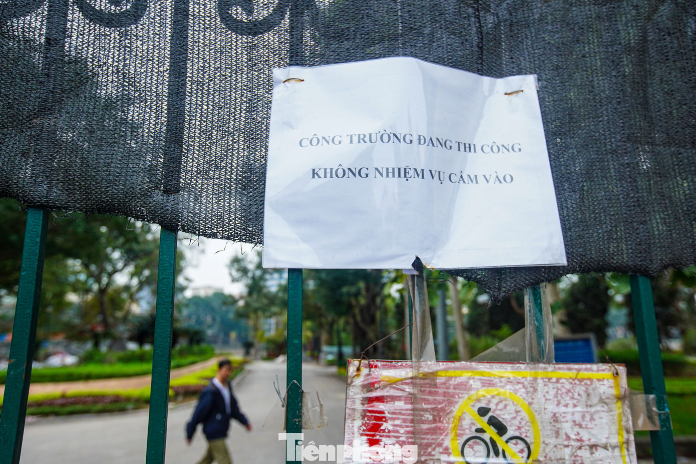 Ngày 25/2, Ban Quản lý Dự án Đầu tư xây dựng quận Cầu Giấy đã tổ chức khởi công dự án cải tạo, sửa chữa công viên Nghĩa Đô. Theo quyết định phê duyệt, dự án sẽ tổ chức cải tạo 2 cổng hiện trạng, sửa chữa, nâng cấp toàn bộ hoa sắt, tường rào hiện trạng bao quanh công viên.