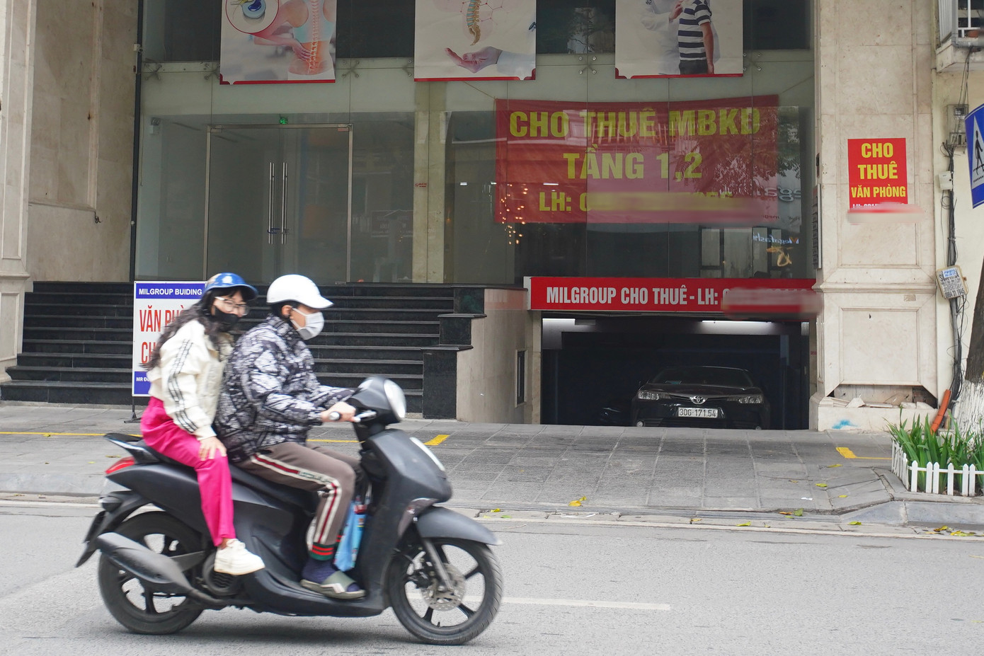 Một mặt bằng kinh doanh 450m2, hai tầng có giá thuê hơn 200 triệu đồng/tháng.