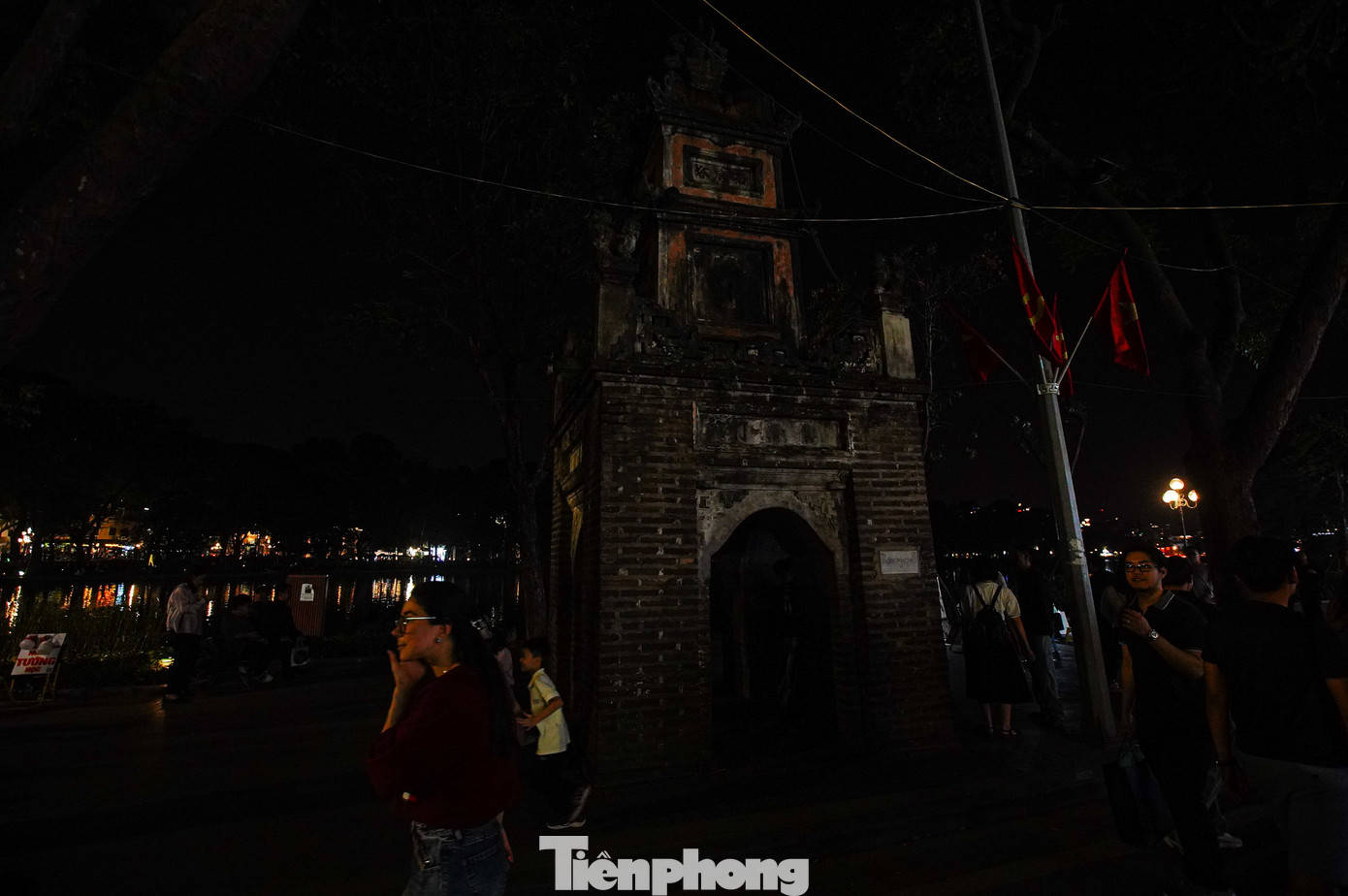 Hình ảnh tháp Hòa Phong vào tối 22/3.