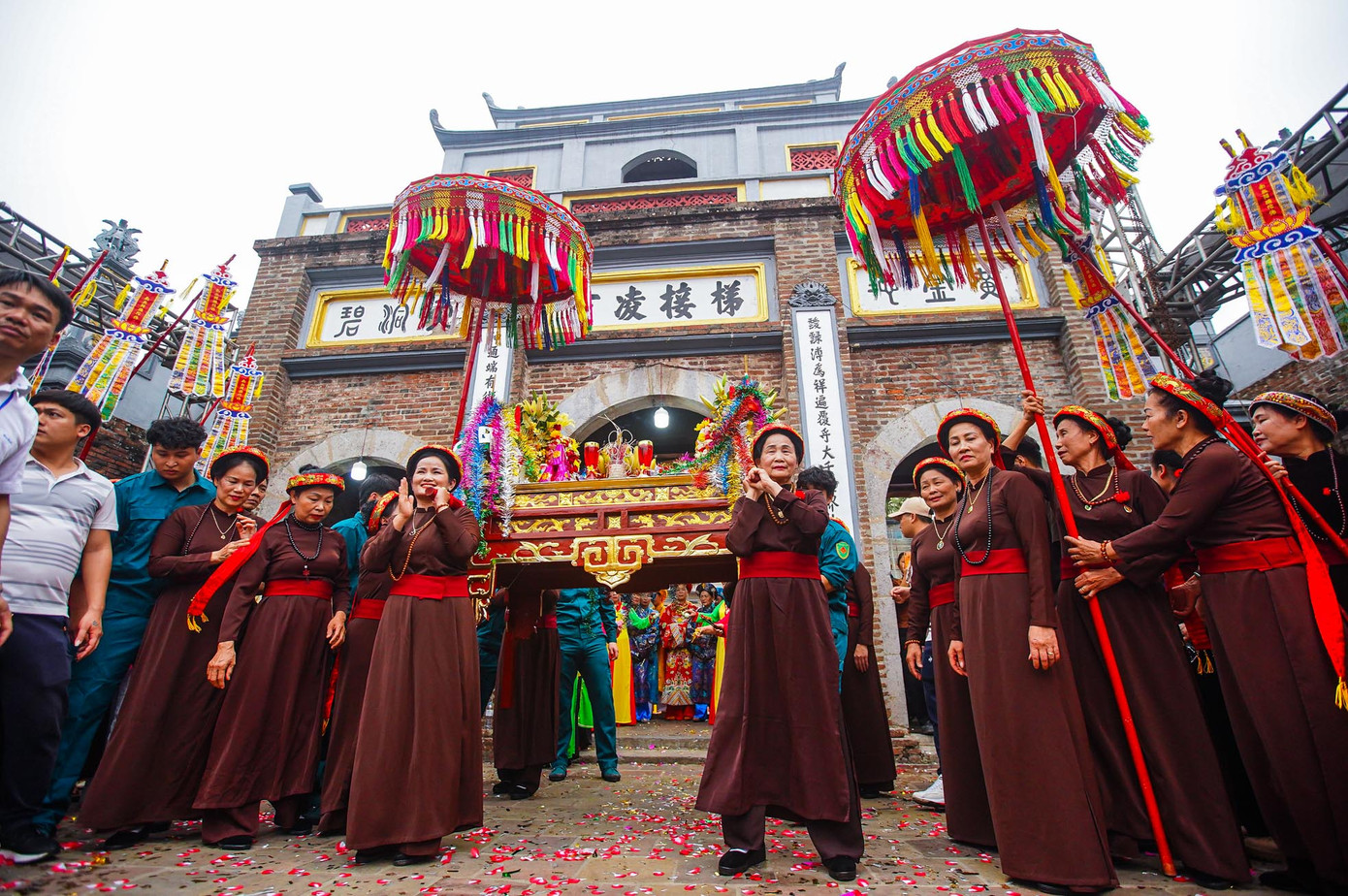 Chùa Nành, còn gọi là chùa Pháp Vân, là ngôi chùa cổ thờ Pháp Vân - một trong Tứ Pháp (Pháp Vân, Pháp Vũ, Pháp Lôi, Pháp Điện), vị thần mang mưa thuận gió hòa cho nông nghiệp. Ngoài ra, chùa còn thờ bà tổ nghề thuốc, vì Ninh Hiệp vốn nổi tiếng là làng nghề buôn bán dược liệu lâu đời. Lễ hội không chỉ mang ý nghĩa tôn vinh truyền thống văn hóa, tín ngưỡng mà còn thể hiện lòng tri ân với các vị thần linh phù hộ cho cuộc sống ấm no, hạnh phúc.