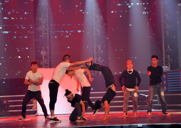 Street Crew mang đến không khí sôi động và bùng nổ với bài dự thi 