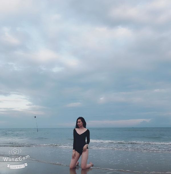 Hotgirl Sài thành bị đồn là bạn gái mới của Quang Hải diện bikini cực ‘nóng’ ảnh 4