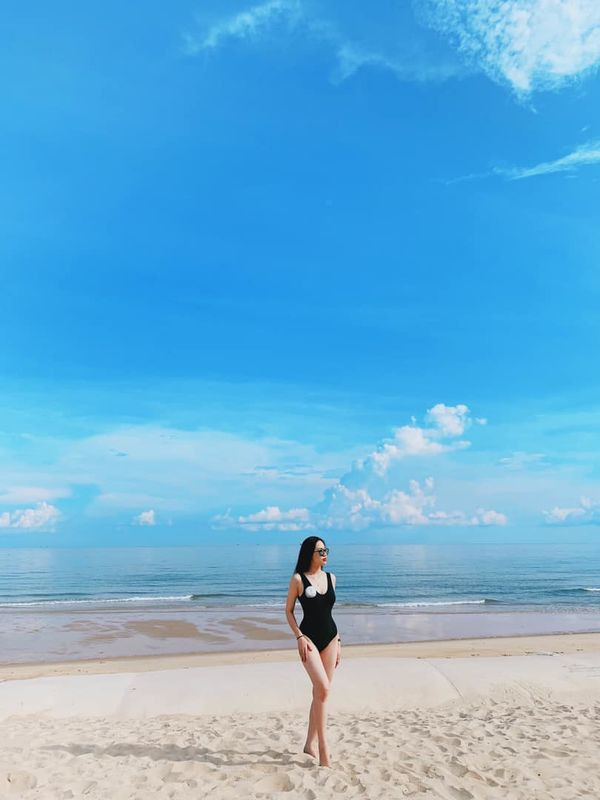 Hotgirl Sài thành bị đồn là bạn gái mới của Quang Hải diện bikini cực ‘nóng’ ảnh 5