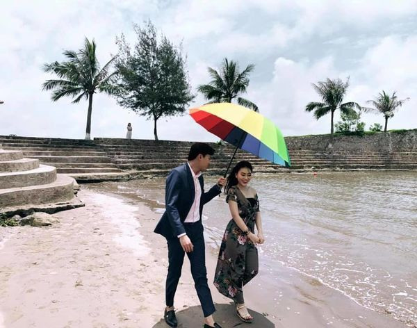 Cô gái xuất hiện 2s ở tập cuối ‘Về nhà đi con’ bị cộng đồng mạng 'dội bom' ảnh 4