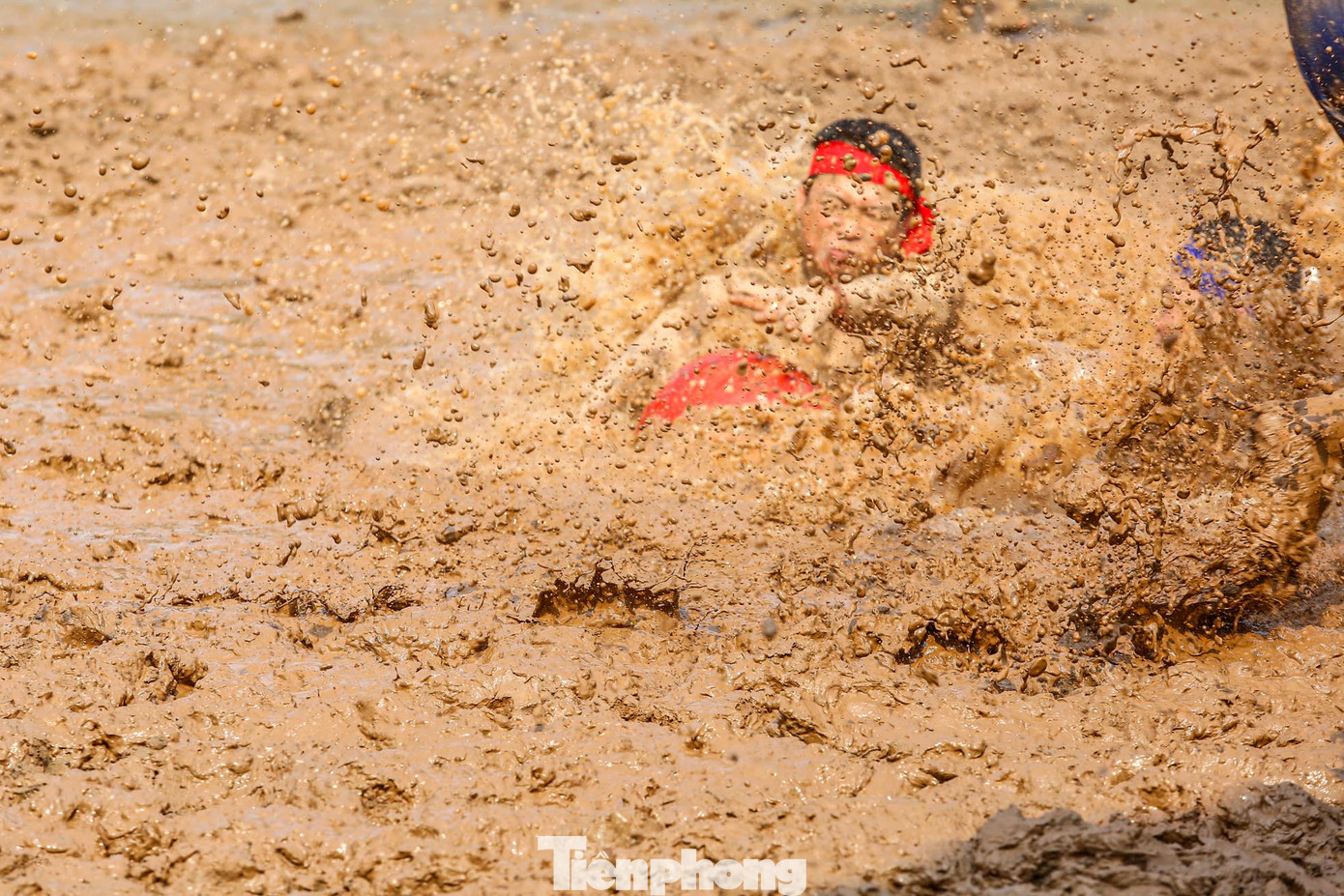Do quan niệm làng nào thắng sẽ gặp nhiều may mắn trong năm còn làng kia gặp nhiều đen đủi nên cả hai đội đều cố gắng... hòa để cả làng mình và làng bạn đều không phải gặp đen đủi.