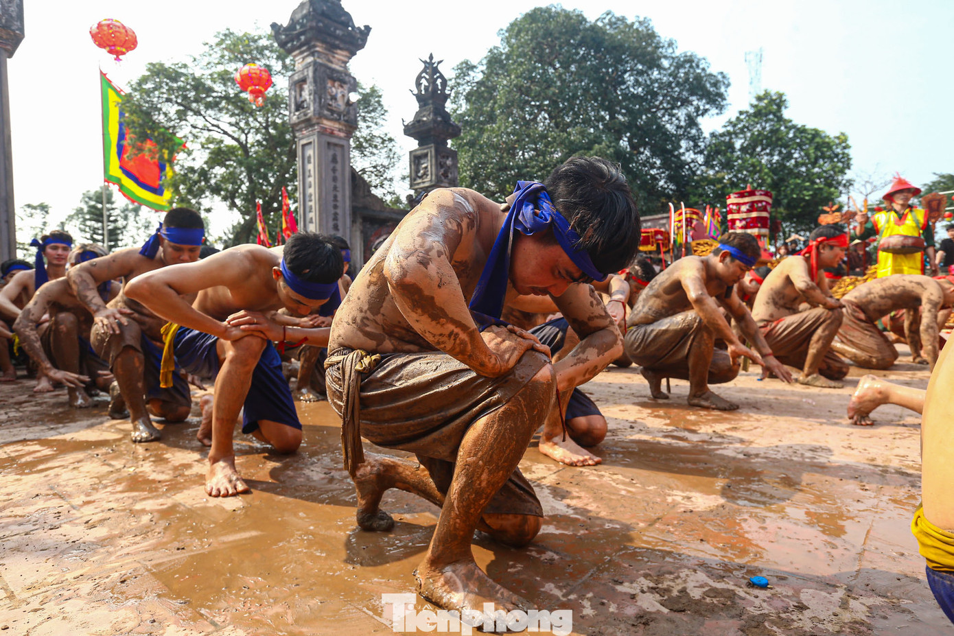Vật lầu có tính đua tranh nhưng không quá quyết liệt và không hề xảy ra xô xát, ẩu đả mà vẫn diễn ra rất vui vẻ.