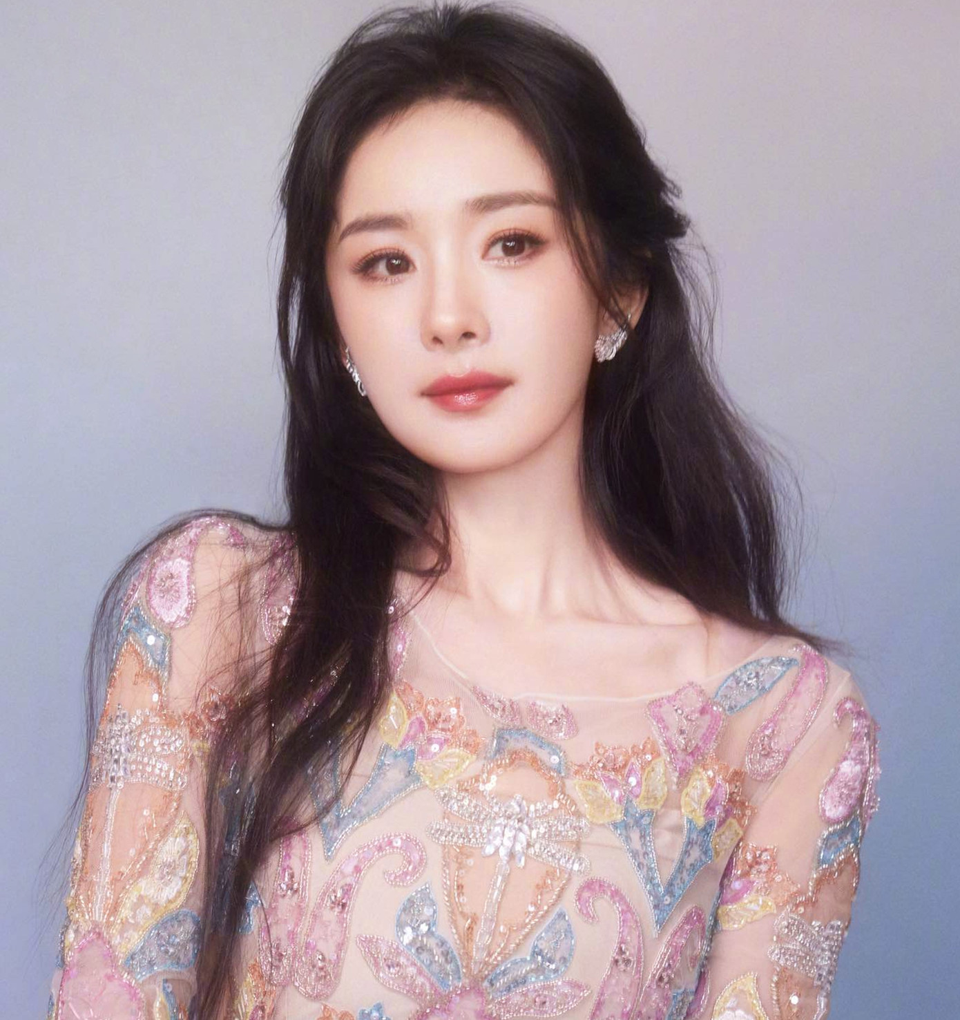 Dương Mịch và Triệu Lệ Dĩnh cùng đóng trong Vụ án giết người ở hiệu bán tương và được đánh giá là màn đối đầu hấp dẫn.